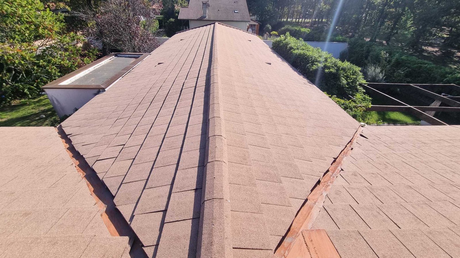 Avant nettoyage de toiture à Pessac